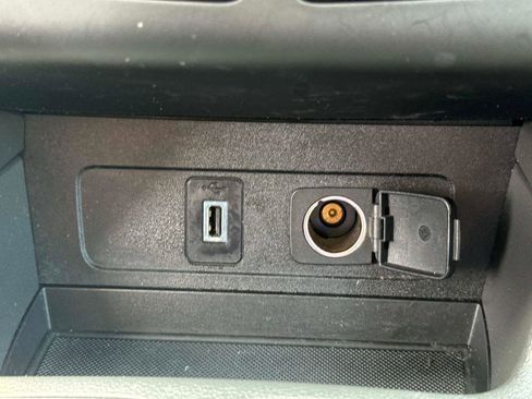 Used 2018 Ford Escape SE FWD image 25
