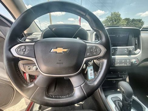 Used 2022 Chevrolet Colorado LT w/ LT Convenience Package AWD/4WD image 11