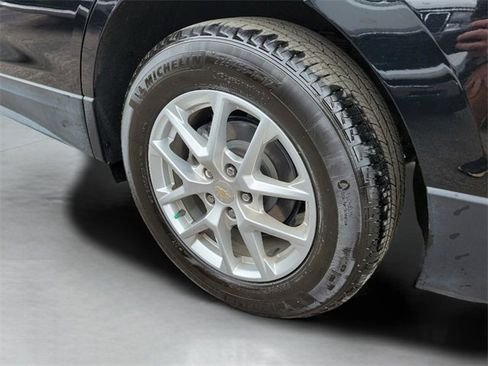 Used 2024 Chevrolet Equinox LS image 33