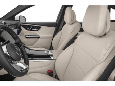 Used 2024 Mercedes-Benz GLC 300 image 9