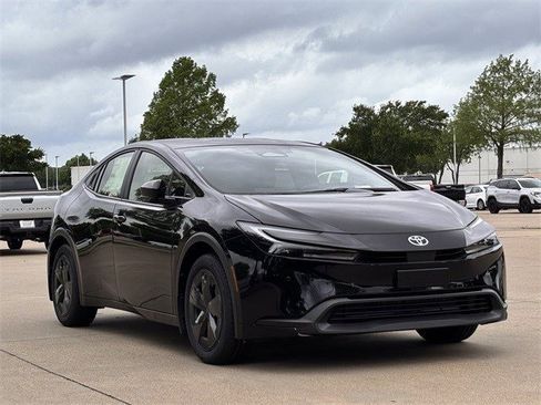 New 2026 Toyota Prius LE image 2