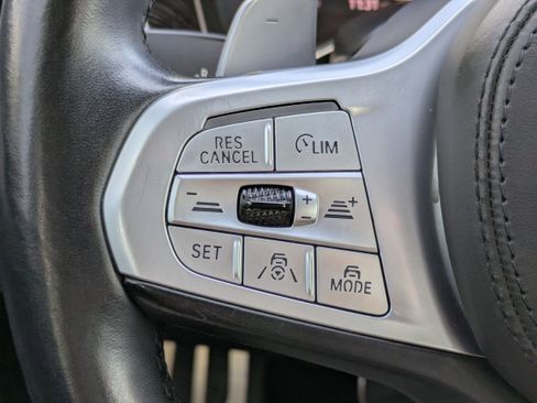 Used 2021 BMW 740i w/ M Sport Package image 30