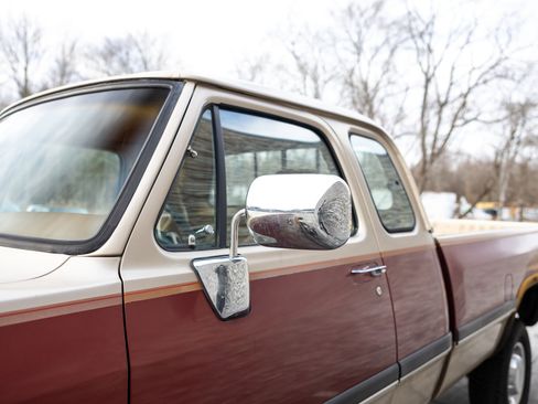 Used 1993 Dodge D/W Truck 250 image 23