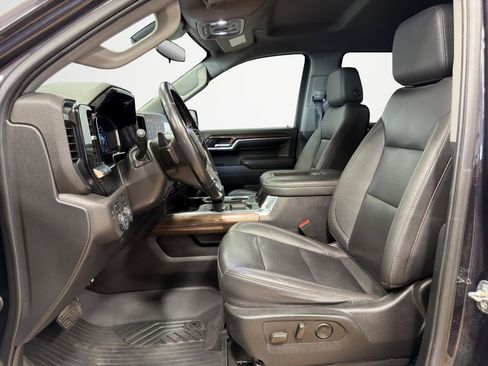 Used 2022 Chevrolet Silverado 1500 LT Trail Boss w/ LT Trail Boss Premium Package AWD/4WD image 11