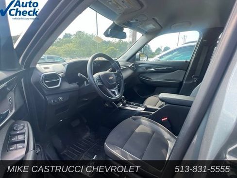 Used 2024 Chevrolet TrailBlazer LT w/ Convenience Package FWD image 6