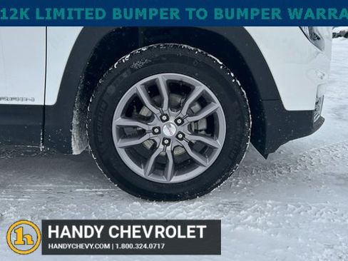 Certified 2022 GMC Terrain SLT image 11