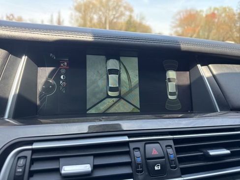 Used 2014 BMW 750i image 20
