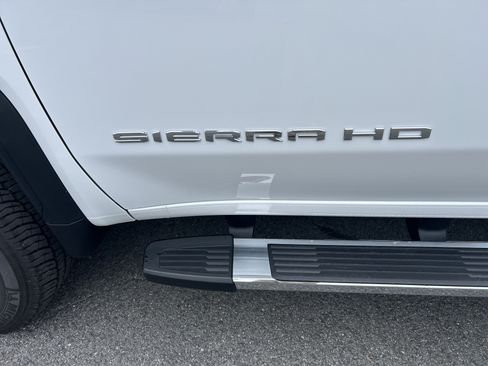 New 2026 GMC Sierra 2500 SLT w/ SLT Premium Package AWD/4WD image 3