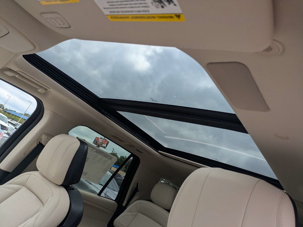 New 2027 Lincoln Navigator Reserve AWD/4WD image 26