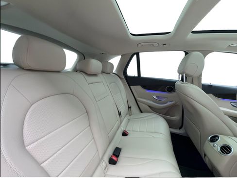 Used 2021 Mercedes-Benz GLC 300 image 26