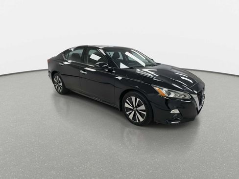 Used 2019 Nissan Altima 2.5 SV FWD image 2