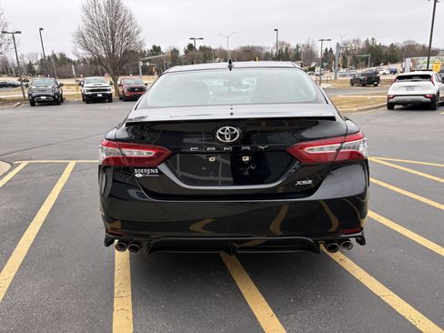 Used 2020 Toyota Camry XSE image 5