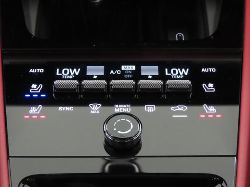 Certified 2026 Porsche Cayenne E-Hybrid Coupe AWD/4WD image 30