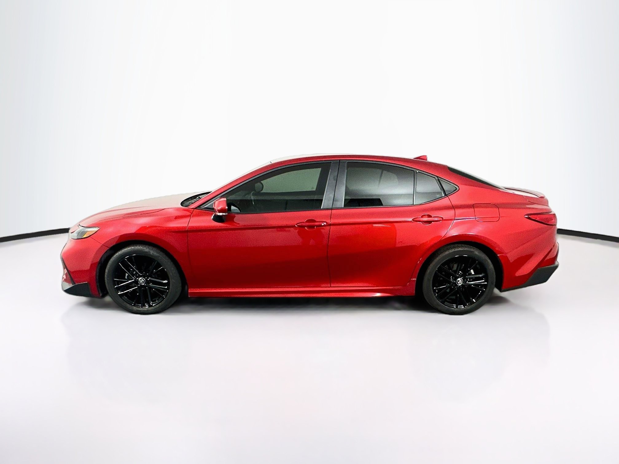 Used 2026 Toyota Camry SE w/ Convenience Package FWD image 4