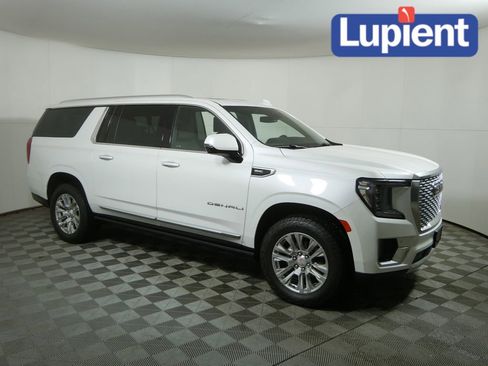 Used 2023 GMC Yukon XL Denali image 1