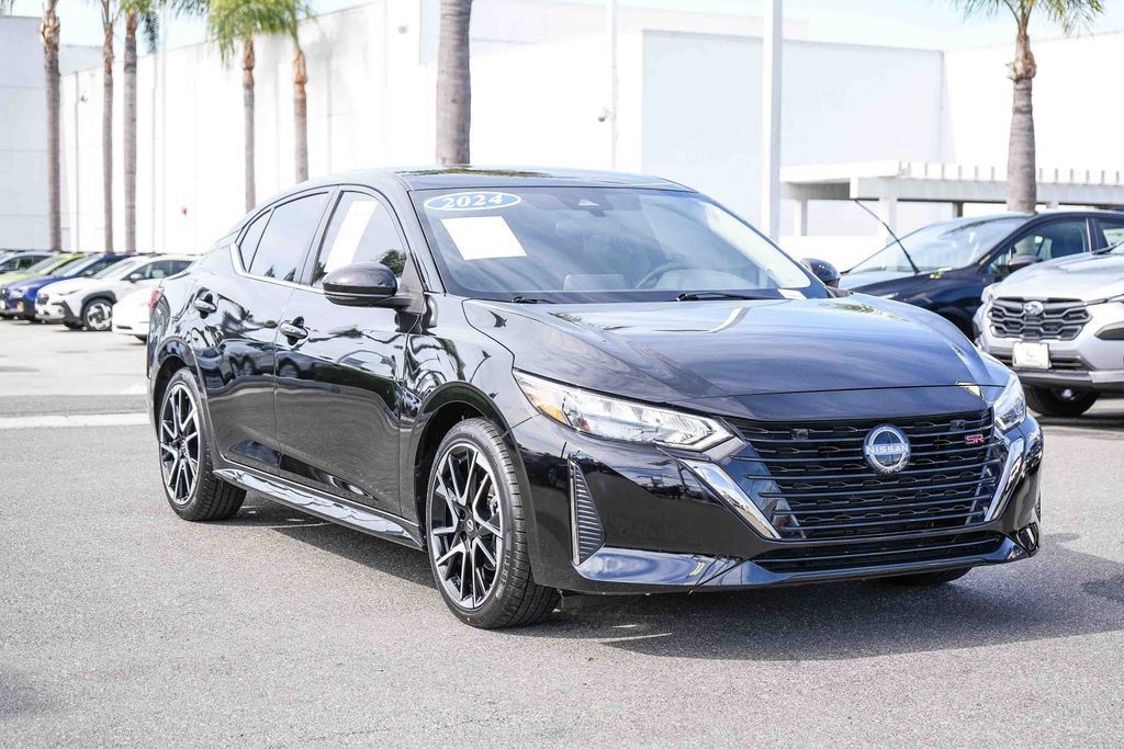 Used 2024 Nissan Sentra SR FWD image 3