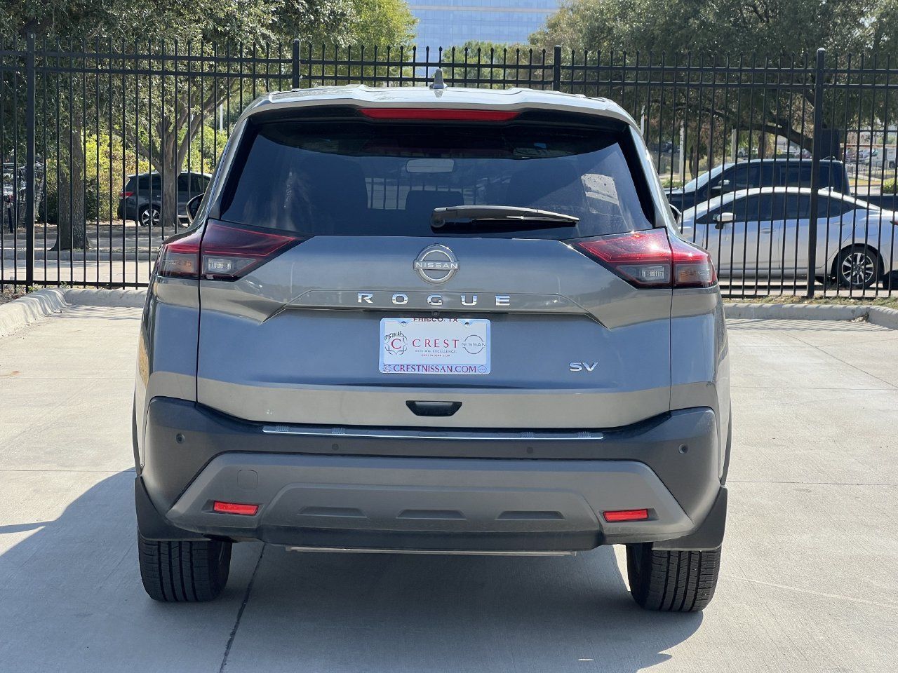 Used 2023 Nissan Rogue SV FWD image 4