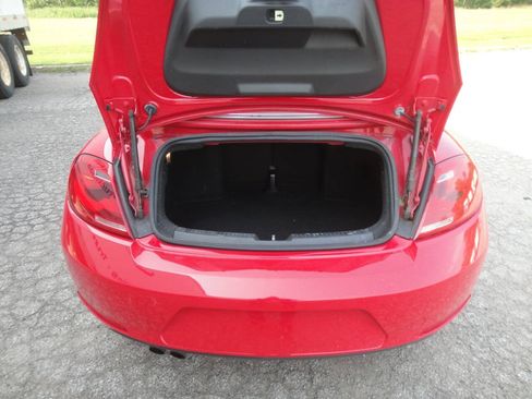 Used 2013 Volkswagen Beetle 2.5 FWD image 17