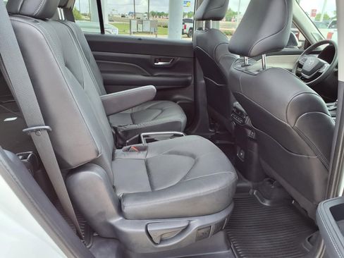Certified 2025 Toyota Grand Highlander FWD image 20