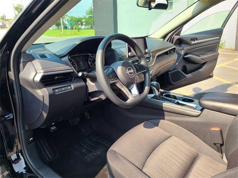 Used 2023 Nissan Altima 2.5 SV image 12