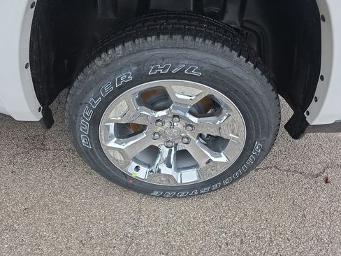 New 2026 RAM 1500 4x4 Crew Cab image 11