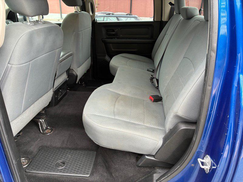 Used 2017 RAM 1500 Express AWD/4WD image 19