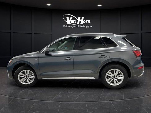 Used 2022 Audi Q5 2.0T Premium w/ Convenience Package AWD/4WD image 4