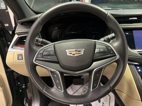 Used 2017 Cadillac XT5 Premium Luxury AWD/4WD image 18