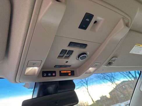 Used 2018 Cadillac Escalade ESV Premium Luxury image 46