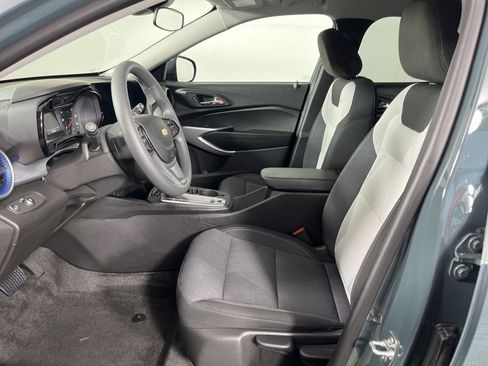 Certified 2025 Chevrolet Trax LS w/ LS Convenience Package FWD image 18