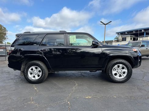 Used 2024 Toyota 4Runner SR5 AWD/4WD image 7