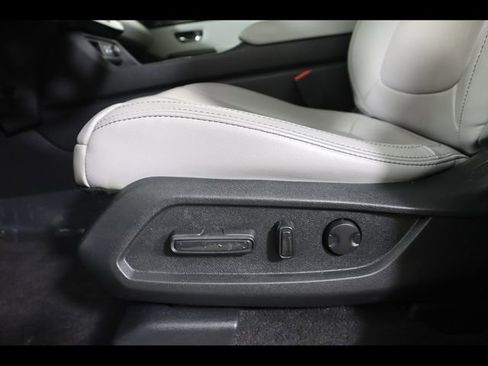 Used 2023 Honda Pilot Touring image 19