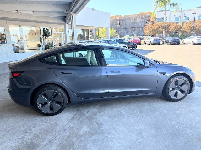 Used 2023 Tesla Model 3 Standard Range RWD image 2