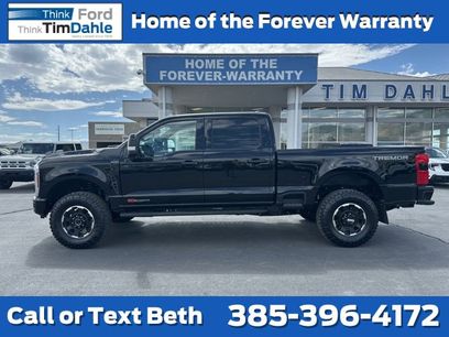 New 2025 Ford F350 Platinum w/ Tremor Off-Road Package