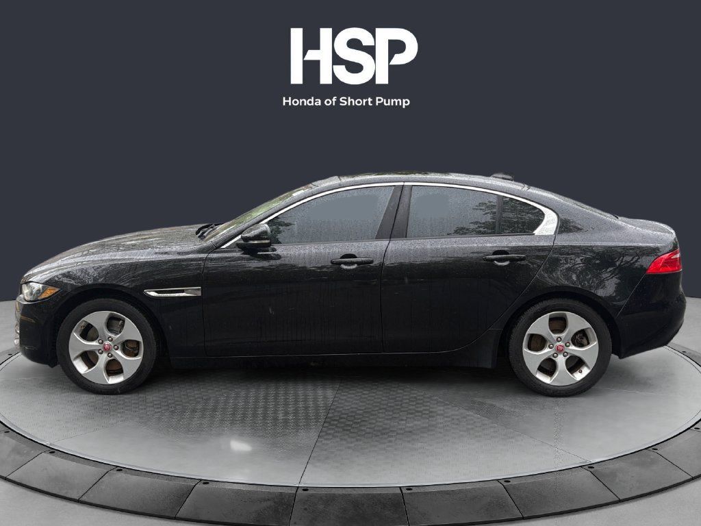 Used 2017 Jaguar XE Premium AWD/4WD image 2