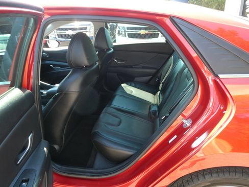 Used 2021 Hyundai Elantra Limited w/ Cargo Package FWD image 32