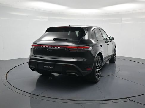 Used 2026 Porsche Macan AWD/4WD image 30