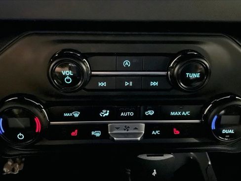 Used 2025 Ford Bronco Big Bend image 32