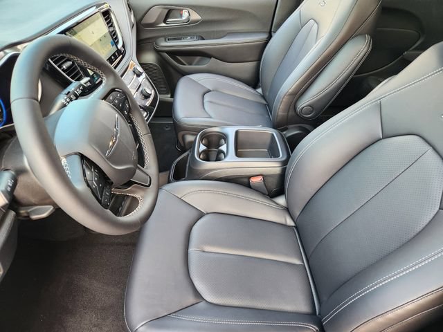 New 2026 Chrysler Pacifica Select w/ S Appearance Package FWD image 8
