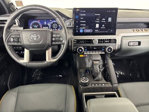 Used 2025 Toyota 4Runner Trailhunter AWD/4WD image 29
