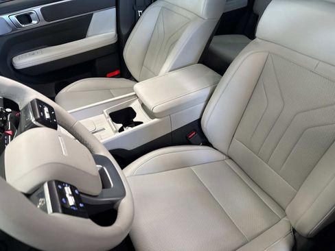 Certified 2025 Hyundai Santa Fe SEL image 21