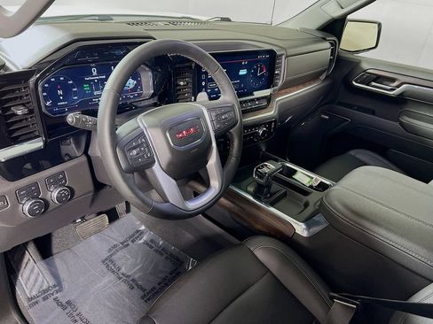 Used 2023 GMC Sierra 1500 SLT w/ SLT Premium Plus Package AWD/4WD image 9