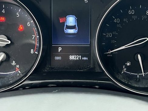 Used 2021 Toyota C-HR XLE image 26