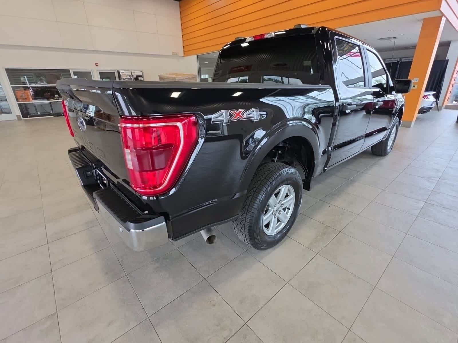 Used 2022 Ford F150 XLT w/ Trailer Tow Package AWD/4WD image 9