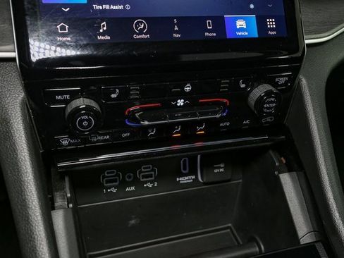 Used 2022 Jeep Grand Cherokee Limited 4xe image 32