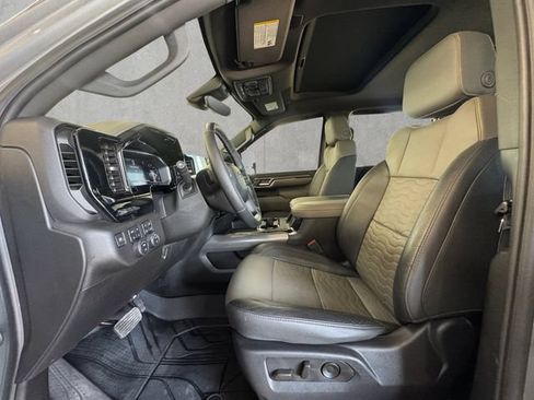 Used 2024 Chevrolet Silverado 2500 ZR2 w/ Technology Package AWD/4WD image 19
