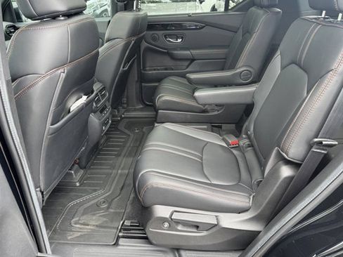 Used 2024 Honda Pilot TrailSport image 38