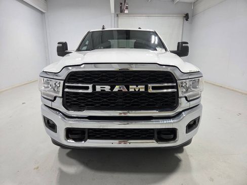 Used 2024 RAM 2500 Tradesman w/ Chrome Appearance Group AWD/4WD image 2