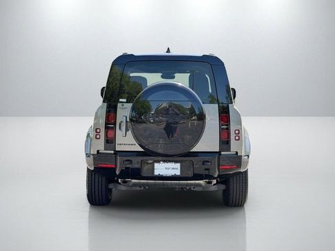 Used 2024 Land Rover Defender 110 X-Dynamic SE AWD/4WD image 6