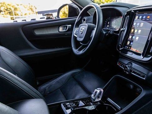 Used 2024 Volvo XC40 B5 Plus w/ Climate Package image 24